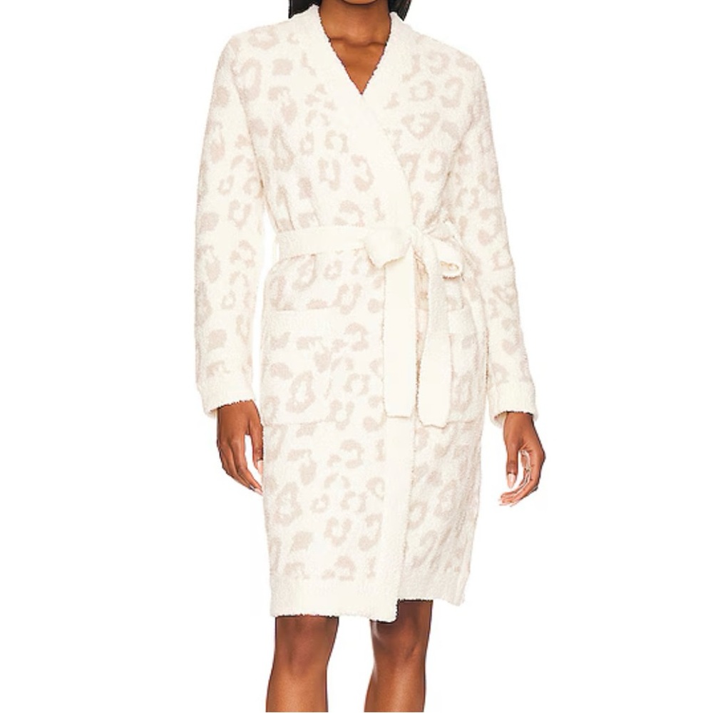 Barefoot dreams robe size small